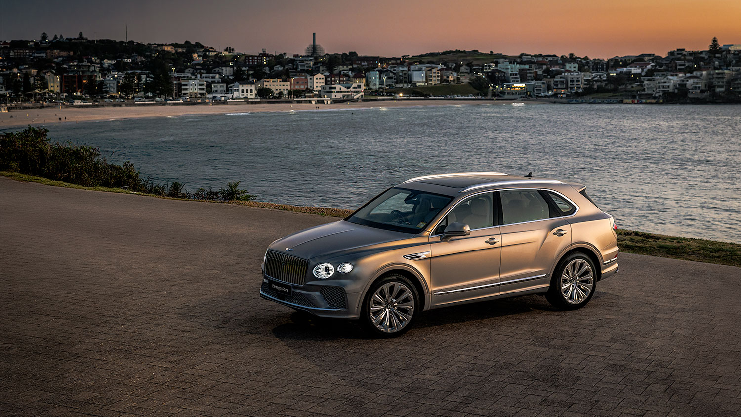 Een luxe automerk redt de oceaan; dat is minder ironisch dan het klinkt